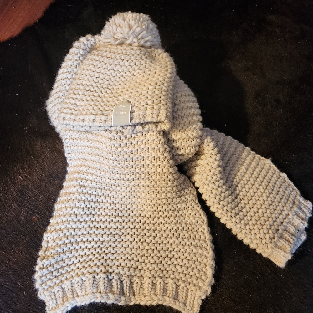 Winter hat & scarf set